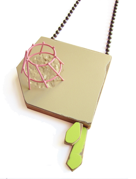 Karen Vanmol, Cultivate 2, 2014, necklace, wood, laminate, plastic, vintage beads, brass, spray-paint, 450 x 85 x 40 mm, photo: artist