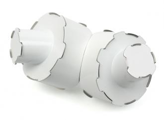 Simon Cottrell, Doubled double circles white , 2013, brooch, Monel, stainless steel, 70 x 35 x 45 mm, photo: artist Simon Cottrell