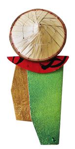 Han-Chieh Chuang, Peasant Life, 2013, brooch, silver, paper, bamboo, gold foil, fabric, 110 x 60 x 35 mm, photo: artist Han-Chieh Chuang