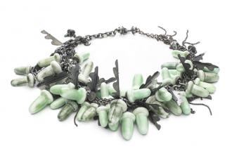 Peter Hoogeboom, Jade Acorn, 2014, necklace, Taiwanese porcelain, silver, remanium, 250-mm diameter x 45 mm, photo: Conor Vella Peter Hoogeboom