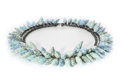 Peter Hoogeboom, Mokume Gane Taiwan Pine, 2014, necklace, Taiwanese porcelain, silver, remanium, 290-mm diameter x 40 mm, photo: Conor Vella Peter Hoogeboom